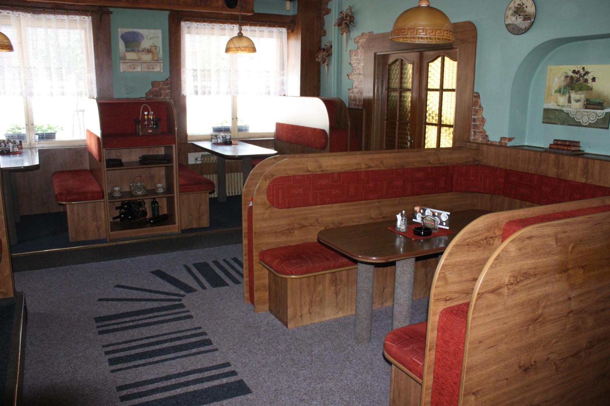 Hotel Hynek Náchod エクステリア 写真