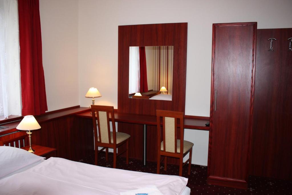 Hotel Hynek Náchod エクステリア 写真